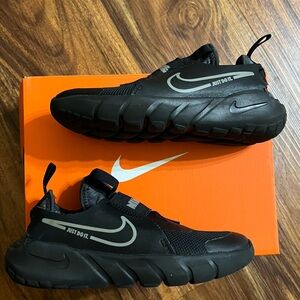 Nike Flex Runner size 1